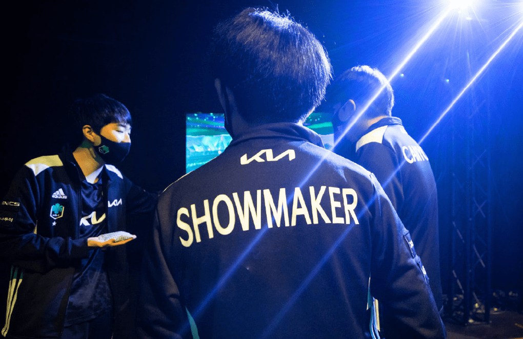 包含100T鏖战FPX,ShowMaker极限生还后反打激烈交锋半决赛,技惊四座的词条 包含100T鏖战FPX,ShowMaker极限生还后反打激烈交锋半决赛,技惊四座的词条